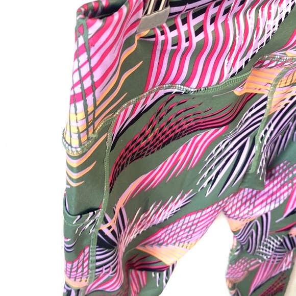 (A56) Pro Player Tropical Night Dark Ivy Ladies Leggings, Size Large, NWT - Picture 7 of 11